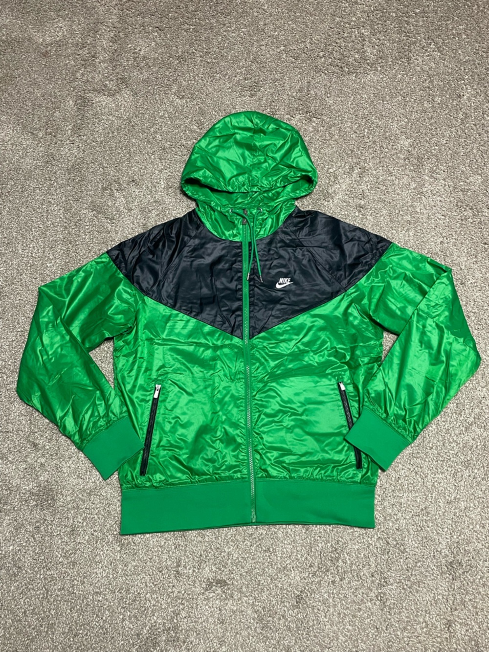 Nike Windrunner Windbreaker Men’s Size Large